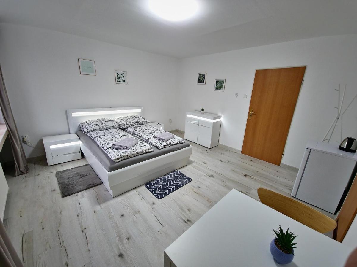 Kukabura Apartment Катовице Екстериор снимка