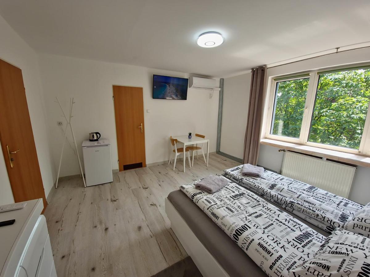Kukabura Apartment Катовице Екстериор снимка