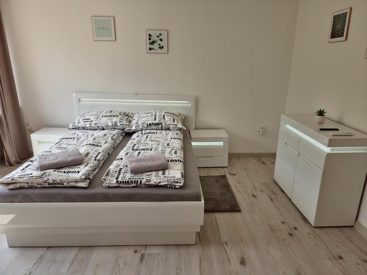 Kukabura Apartment Катовице Екстериор снимка